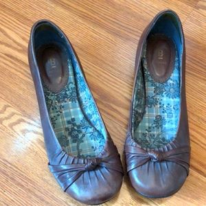 Brown flats